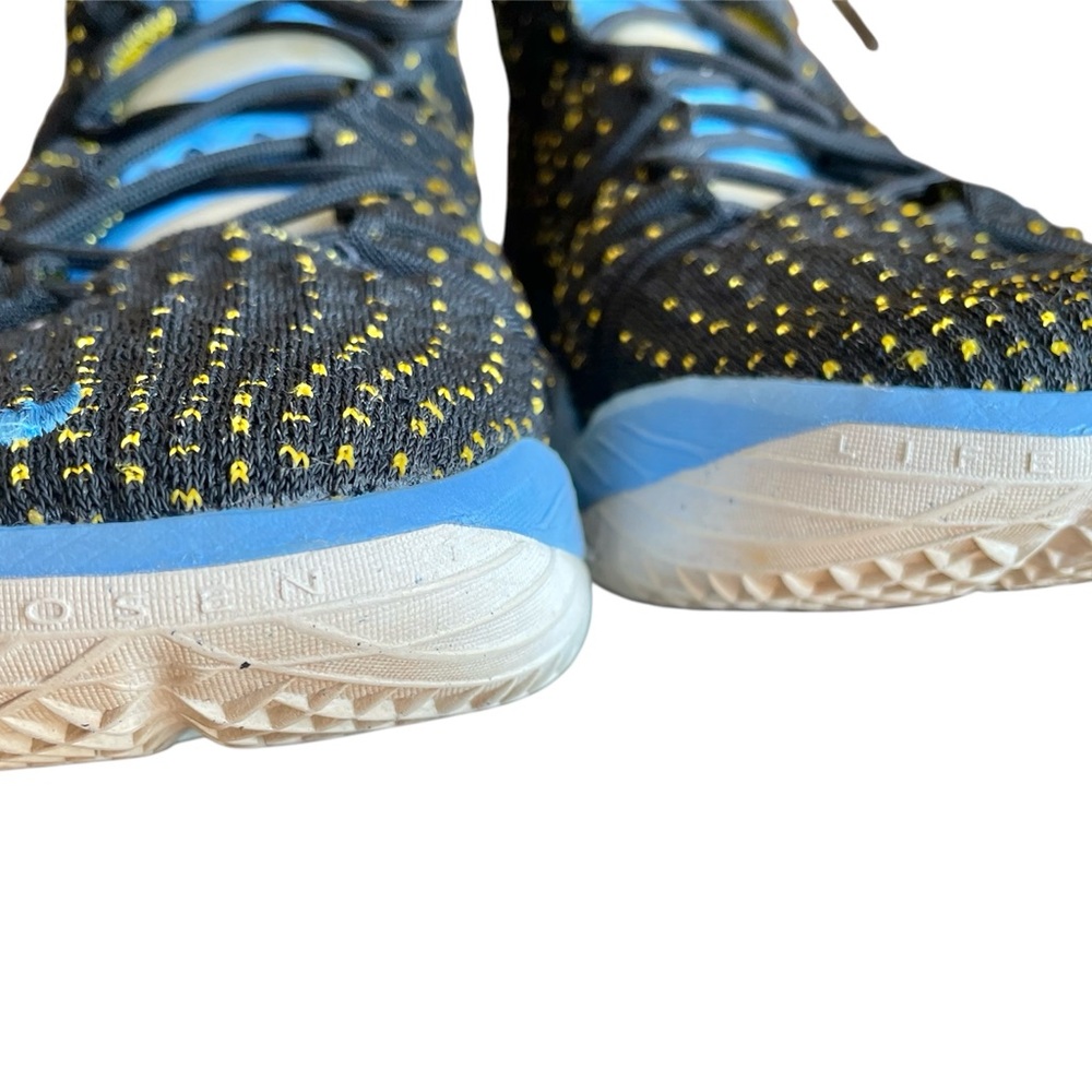 Nike LeBron 18 Lakers Heritage Sneakers - Picture 4 of 10